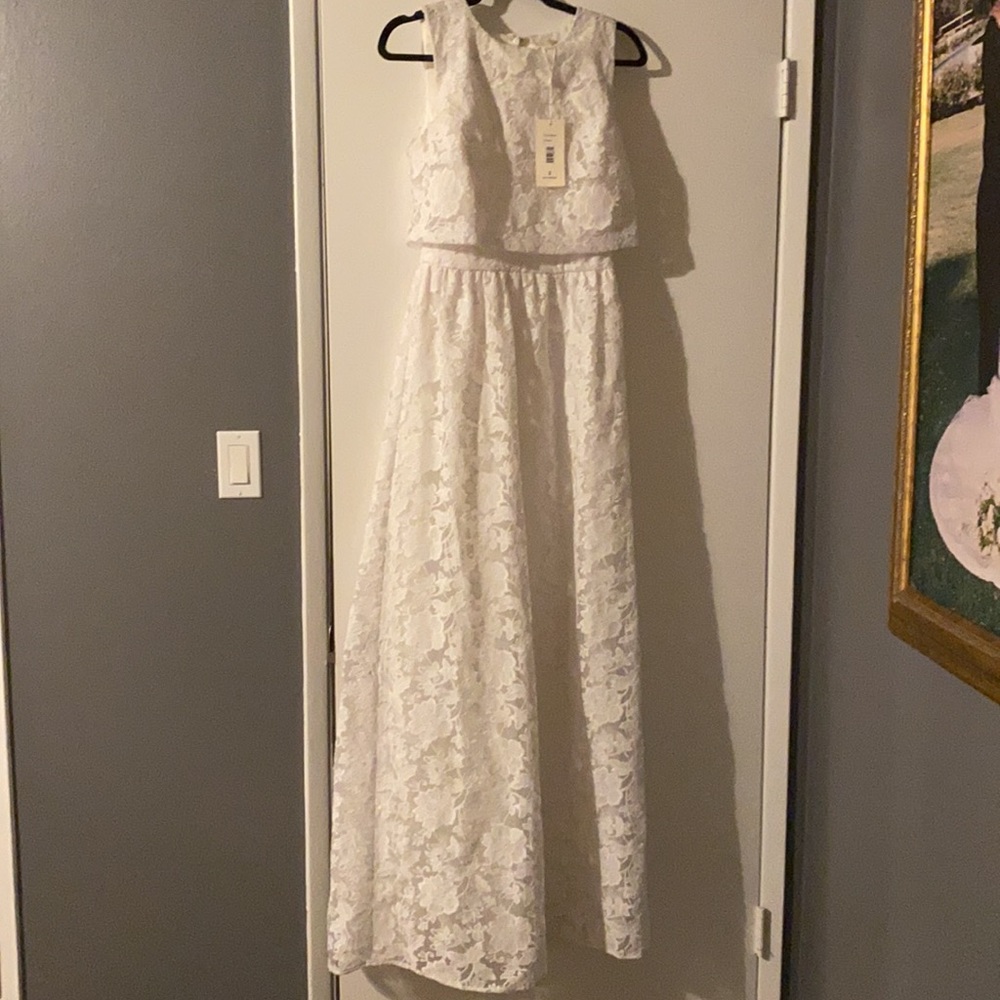 NWT:
Erin fetherston white sleeveless long dress
ERIN by Erin Fetherston